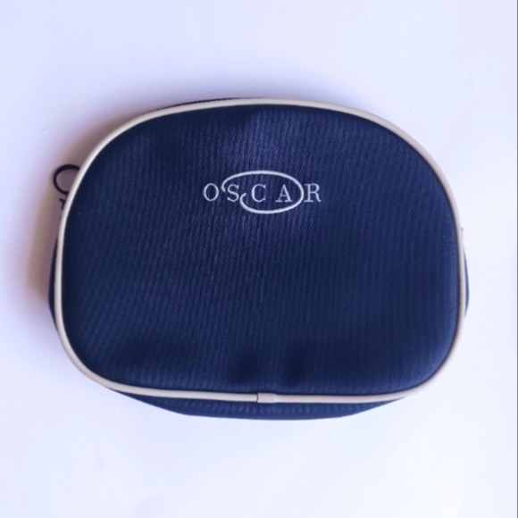 OSCAR DE LA RENTA Bllack Make Up Bag - Picture 1 of 6